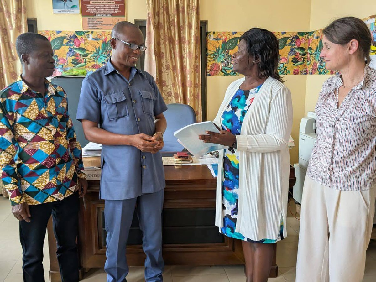 Noticeboardgh's tweet image. UEW’s PLC team, led by Prof. Ruby Hanson, has presented Teacher &amp;amp; Facilitators Manuals to the Agona West Education Directorate to boost JHS teachers’ capacity to integrate ESD into Science &amp;amp; Social Studies under the RTIA Project. #UEW #PLC #ESD