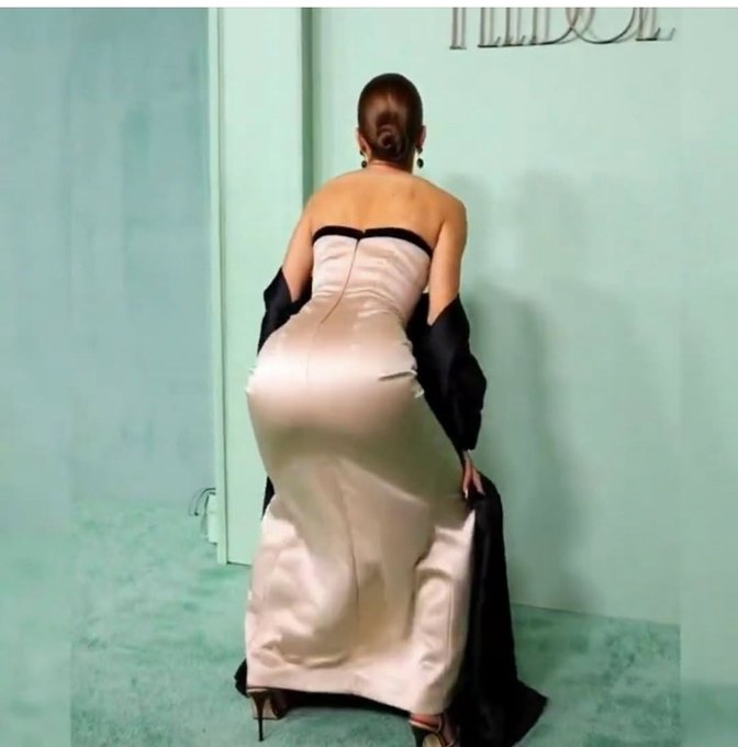 Teranova2112's tweet image. As Ever is dead and Meghan Markle has lost over $20 million so far. Do you think being the #1 most hated person in the world could be part of that?  And that's an award she's won 3 straight years now.