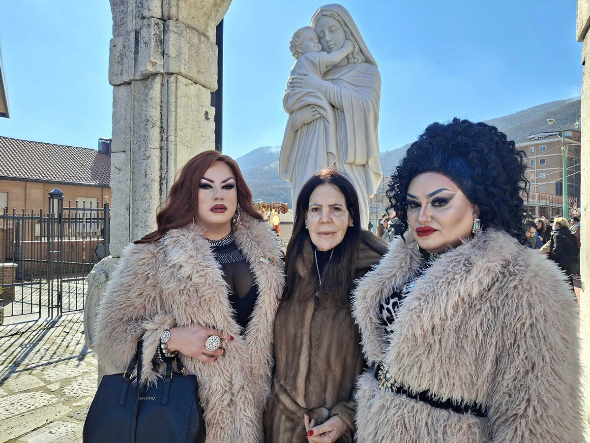 🚨 NEW AT HIRAETH!

Betrayal at the Altar: Trans Marriages and Queer Traditions in a Crumbling Church 

How Argentine priests and Malta prelates endorse LGBT “sacraments” while Traditional Poor Clares are cast out

Read here: open.substack.com/pub/bigmoderni…

#CatholicCrisis