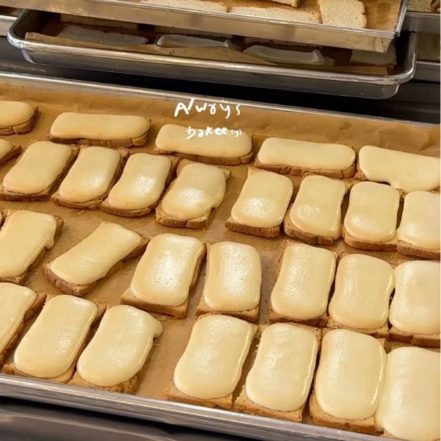 foru_msd's tweet photo. ปังกรอบเนยหนึบเจ้านี้อร่อยจริง แล้วทำมาดีมาก ให้เป็นของขวัญของฝากได้เลย

https://t.co/khaGntmMt1

#ของอร่อยบอกต่อ #ป้ายยาของกิน https://t.co/jtmpIzLRbm