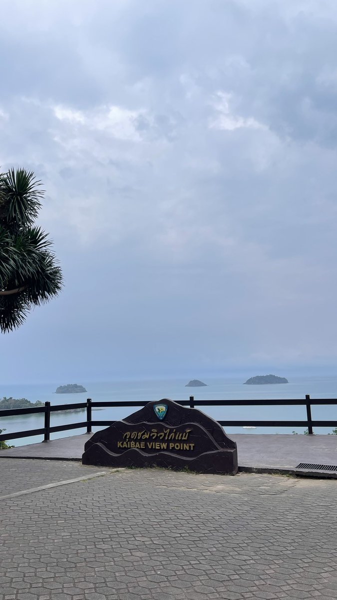 chingchoo_p's tweet photo. เลิกติดหีแล้วเที่ยวดีกว่า #บางวัว #บางบ่อ #วัดพิม https://t.co/7k5p9eDtdP