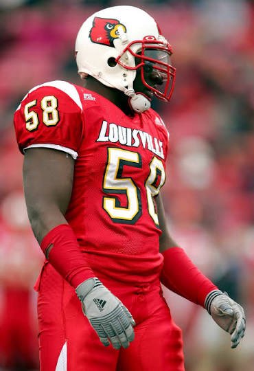 tysonl99's tweet photo. Blessed to receive an offer from @LouisvilleFB @GldLionFootball @Coach_Bark @MarkIvey90 @ChadSimmons_ @SWiltfong_ https://t.co/z2GCjspFWB