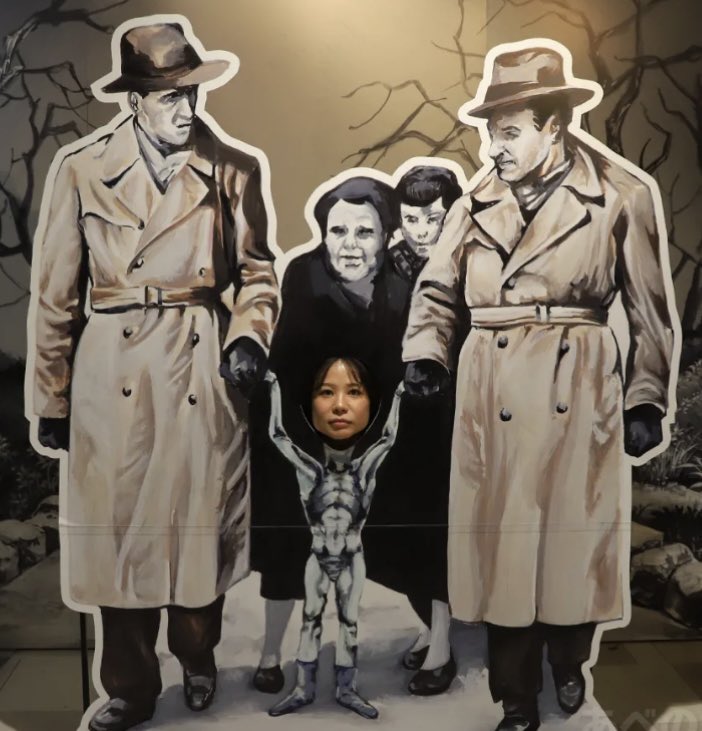 破壊力あるなー、この顔出しパネル😂笑

「都市伝説展2025FINAL」とやらが
2/11〜3/8の期間で、
あべのハルカス近鉄本店のウイング館4階で開催だそうな🤔

怪談・未確認生物（UMA）・宇宙人・心霊写真など、世の中のあらゆる「都市伝説」を集めた異色な展示だそうです。

開催時間は11時～19時。