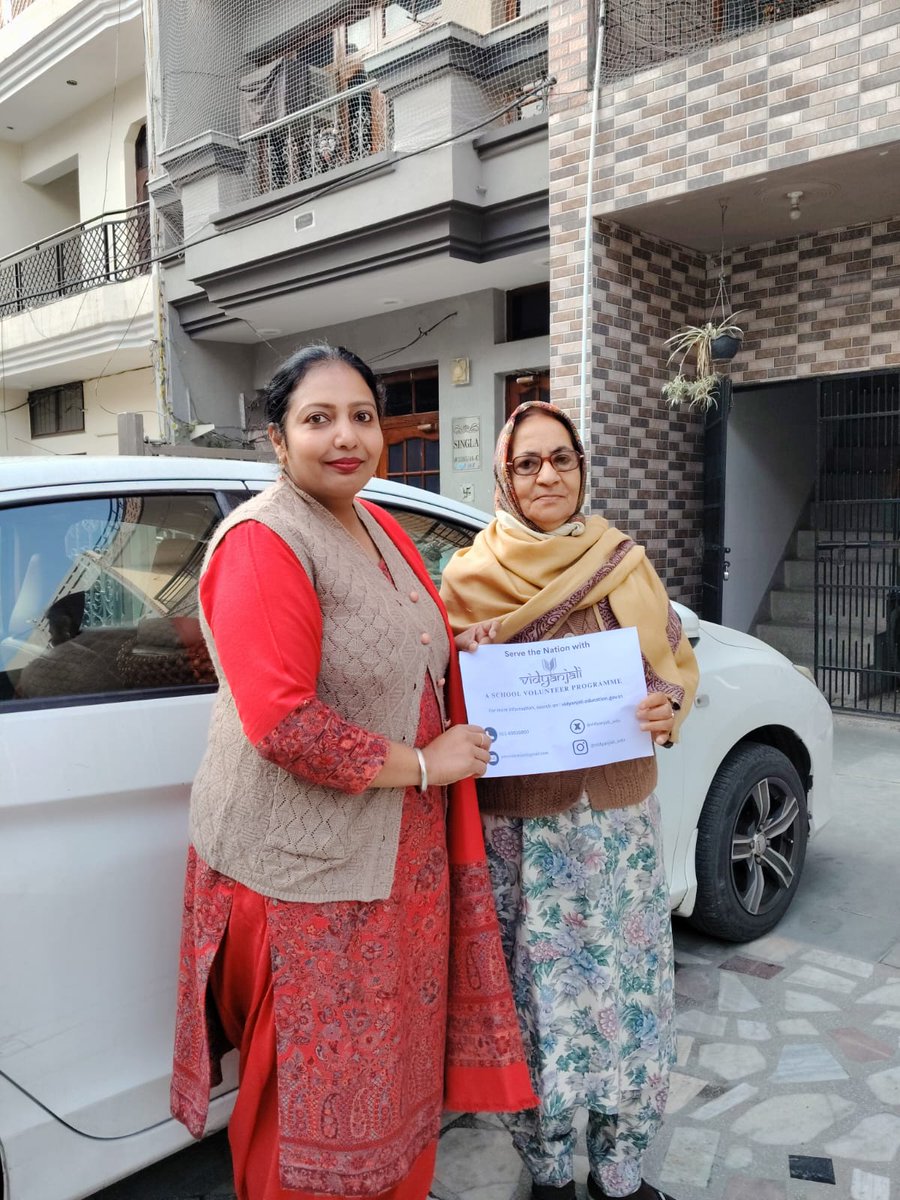 Ghs46cChd's tweet photo. Door to door campaign to raise awareness amongst the community members  by distributing pamphlets and flyers.
@SchoolEduChd
@vidyanjali_edu
@vidyanjalichd
#Vidyanjali https://t.co/dZxBhG4mMt