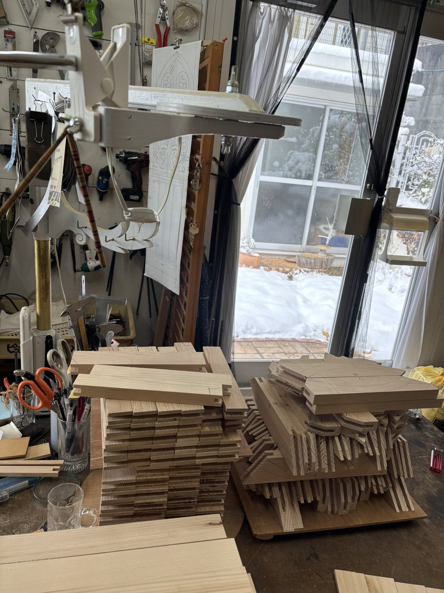 TSUKInoNEKO_Ark's tweet photo. 先週末の雪は15センチほど積もりました。
今回の制作はパーツ数の多さに悩まされています（N） https://t.co/XyahrIXk5h