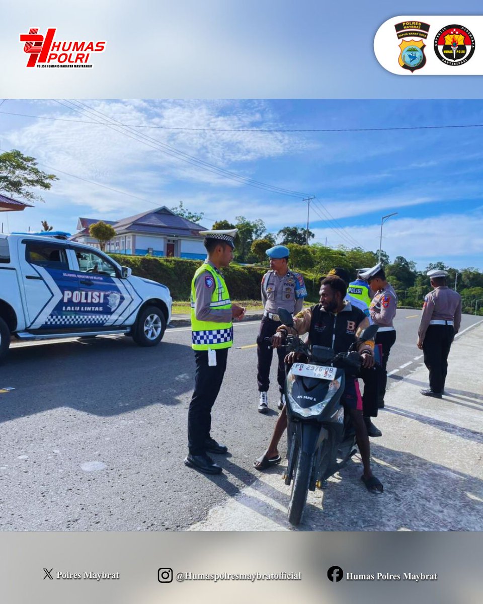 MaybratPolres's tweet photo. Operasi keselamatan dofior 2026.

Langkah Preventif Sat Lantas Polres Maybrat: Edukasi Keselamatan kepada Sopir Rental dan Pengendara Sepeda Motor.

#OperasiKeselamatanDofior2026
#PolresMaybrat
#PoldaPapuaBaratDaya
#Kamseltibcarlantas
#PolriPresisi
#HumasPolri https://t.co/q2fucFuWNB