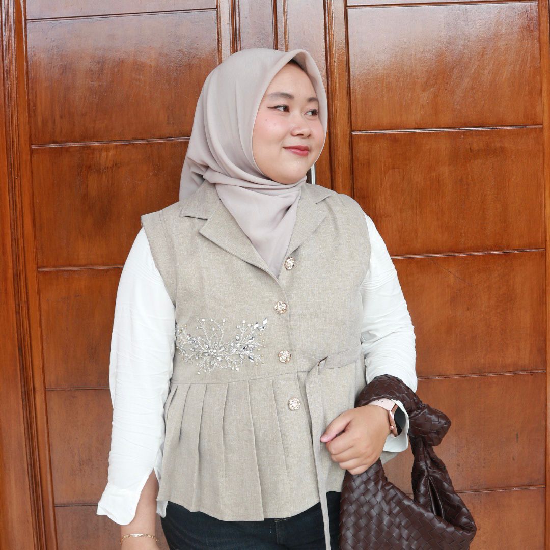 yipiwstrwbrry's tweet photo. 2. Vest Aura Raya - Vest Payet

https://t.co/xU3yVTgGp6 https://t.co/68FFK8uQ6h