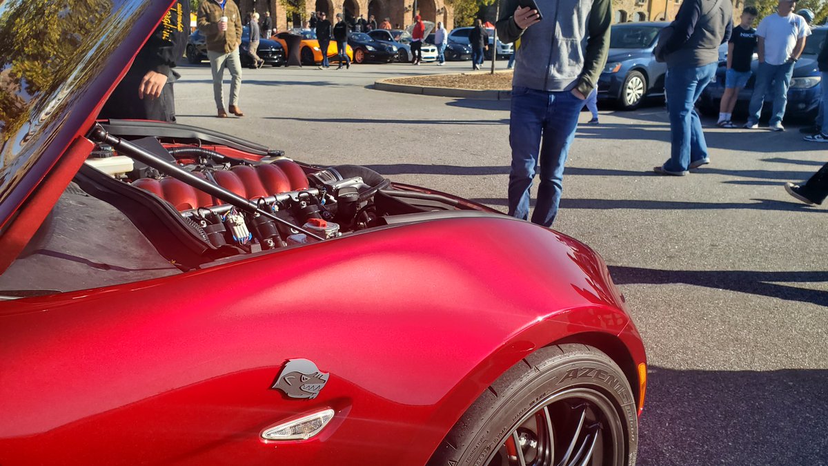 3SP_posts's tweet photo. Things you can do with your 6.2L 500hp Miata SS:

Cause a scene and/or make a lot of new friends &amp; acquaintances at your local Cars &amp; Coffee

#MiataSS #V8 #LS3 #V8NDMiata #500hpMiata #thebestideaever #21stCenturyShelbyCobra #collectorcars #carsandcoffee https://t.co/qzL7CoCEAQ