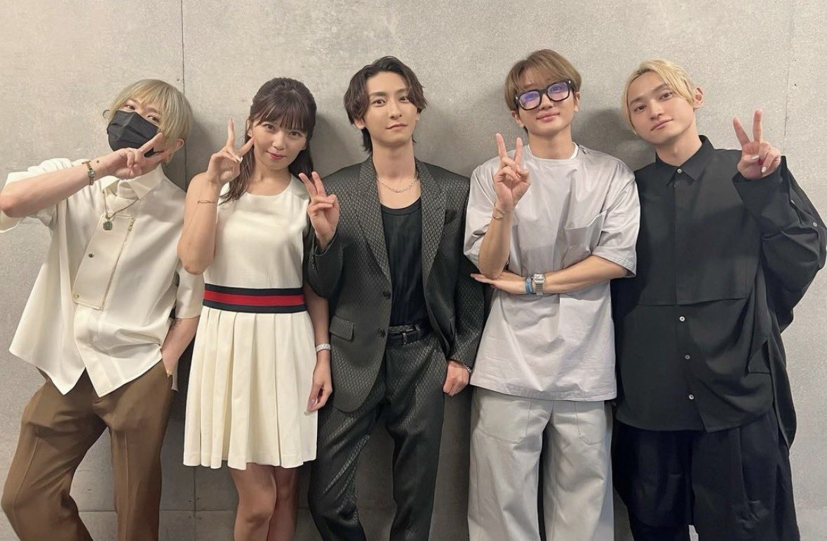 mai24446's tweet photo. 5人での久しぶりの写真が最後の写真なのかな
今となったら最後の5人でのAAAと���じ空間に立ち会えて本当に良かった
與さんとわちゃわちゃする西島さんが大好きだったよ
#AAA https://t.co/juIcvrkgyq
