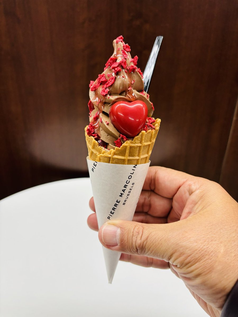 伊勢丹立川でピエールマルコリーニのソフトクリーム🍦
めちゃ美味しい😋