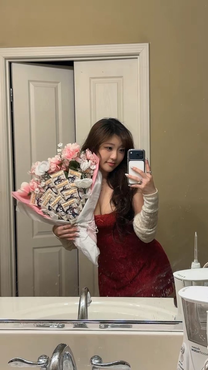 starriebun tweet media