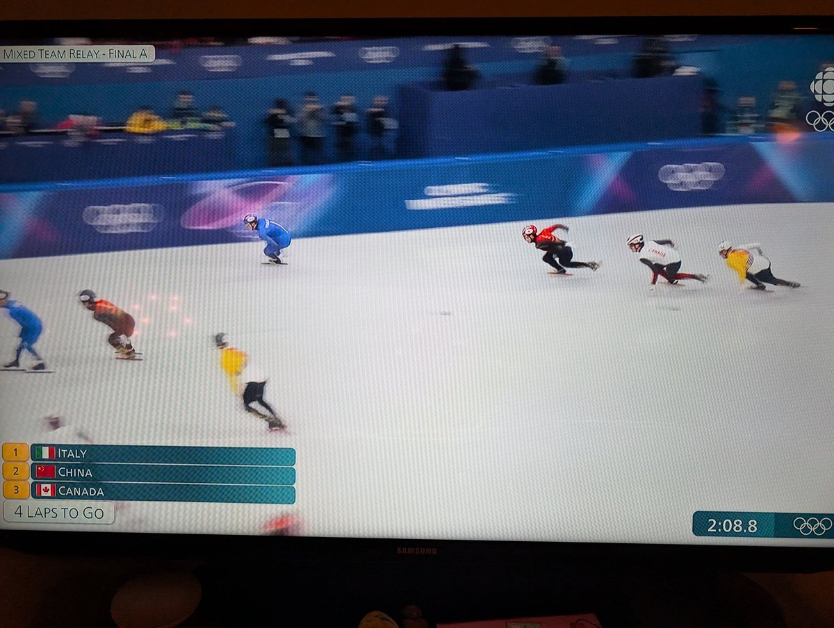 byuner's tweet photo. How on EARTH do they lean in that tight and not fall? Defying all gravity and centrifugal forces! Amazing. 

@Olympics @CBCOlympics #athletes #allstars https://t.co/BXmukafkmT