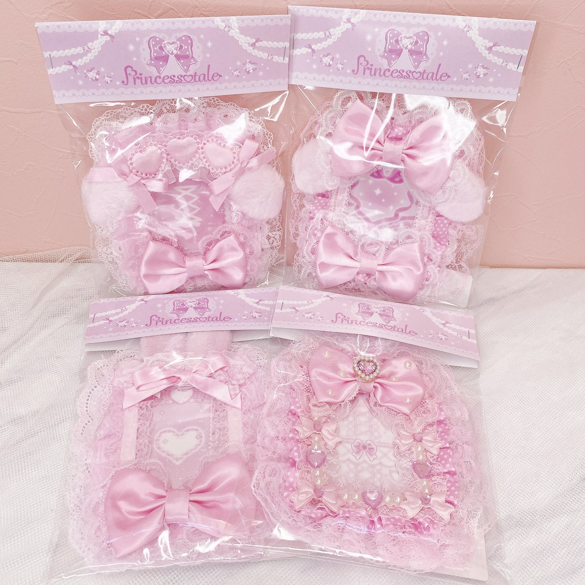 Kawaii__Stars's tweet photo. Kawaii☆Stars SHOP💕原宿本店
カワスタ🍫バレンタイン💘

2月11日
♡ただ今の店舗状況です♡

Princesstaleさま

持っているだけでお姫様気分👑💖
たっぷりフリルにリボンでlovely🎀
ピンク色でいっぱいの💕
ペンライトにミラー🪞
トレカケースにポーチなど✨

あなたの日常をcuteに彩ります♡

通販ご希望の方は
ご希望の方は作品に⭕️をつけて 
DMまでお問い合わせください♡
