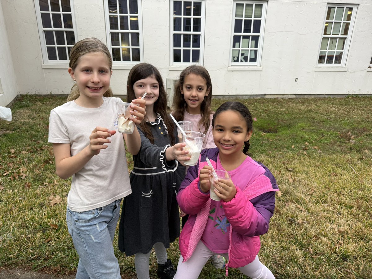 River Oaks IB World School tweet media