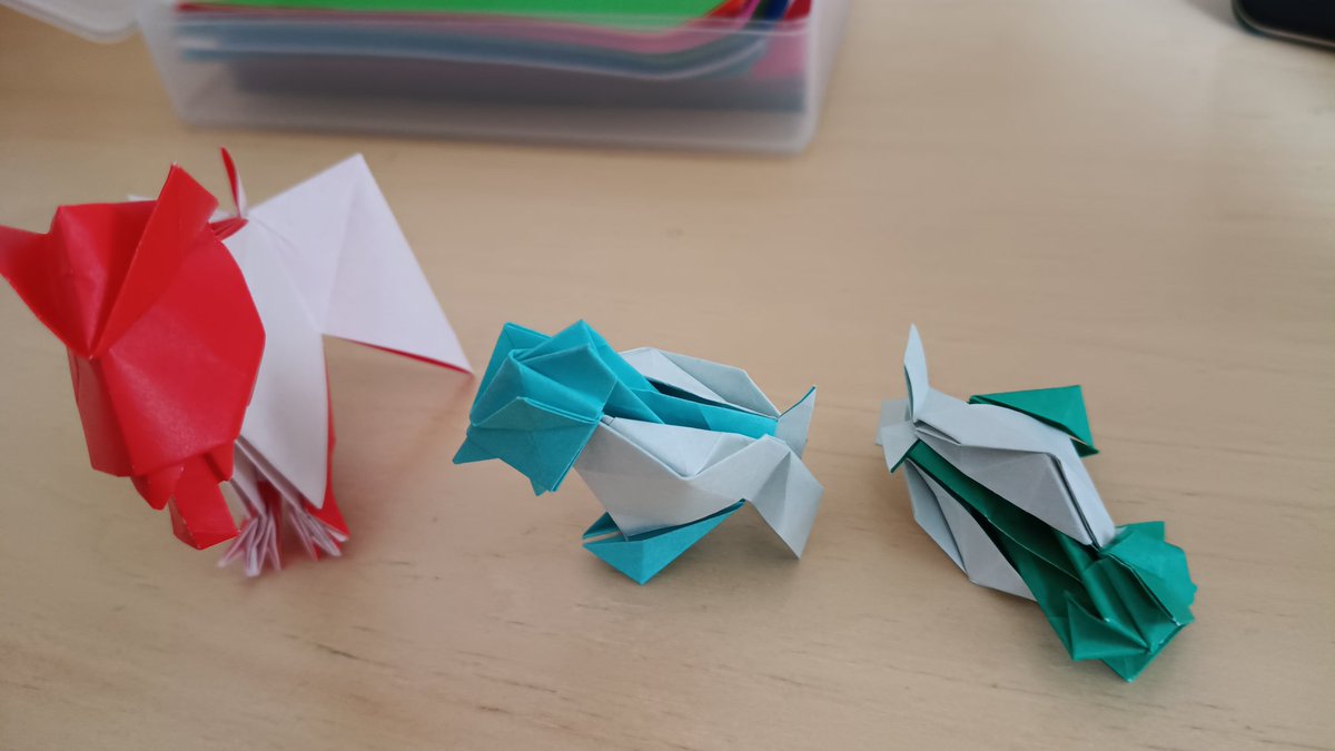 背中できないかな〜とか、
脚先割れないかな〜とか、やってる🐔