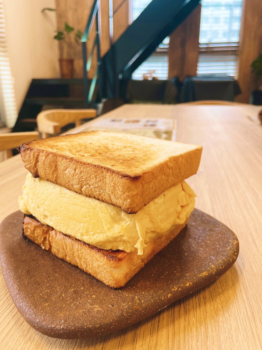 nanapy_1987's tweet photo. ��篭で蒸した卵をパンではさみました🍞
ふわっふわとろとろ。

#いろいろ実験中 https://t.co/6eClUO4KNV