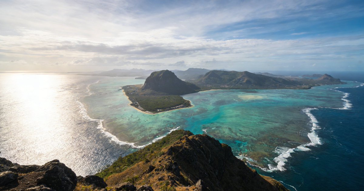 scapevoyager's tweet photo. Komodo Island Travel Guide: Explore the Dragon’s Home &amp; Hidden Coastal Gems
If you’re tired of overcrowded beaches and generic tropical getaways, Komodo Island is your answer. Tucked away in Indonesia’s Lesser Sunda Islands, this cluster of volcanic...
https://t.co/98OeBWfWel https://t.co/o2s95m3MLr