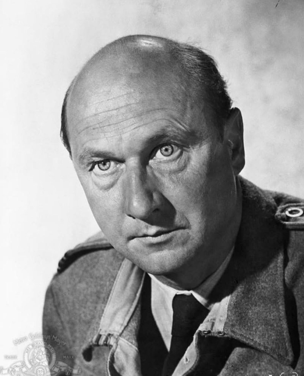 nettermike's tweet photo. British actor Donald Pleasence, a pacifist, spent the 1st 6 months of World War 2, as a conscientious objector.

He changed his mind and enlisted in the Royal Air Force. He flew 50+ raids over occupied Europe.

Tragedy struck when his plane was shot down over France on August 31, 1944. He was thrown into the Nazi prisoner of war camp, Stalag Luft 1.

As a P.O.W., Donald Pleasence was beaten and mentally tortured by sadistic Nazi guards, while dreaming of the day that would bring him freedom.

That day came in June 1945, when he was recovered from the P.O.W. camp and discharged with the rank of flight lieutenant.

While others were licking their wounds at home, Pleasence knew that the only way he would recover from his World War Two horrors was to get back to work.

Returning to the stage almost immediately, Pleasence starred alongside Olivier and Vivian Leigh in Caesar and Cleopatra & Antony and Cleopatra

in London, New York and Sydney. He went on to appear in 60+ films, 175+ TV credits.

His role, ironically, as a P.O.W. in “The Great Escape”/1962 suddenly brought him to the attention of moviegoers worldwide.

A low-key hero, Mr. Pleasence never publicized/touted his war record or the horrors incurred, therein.