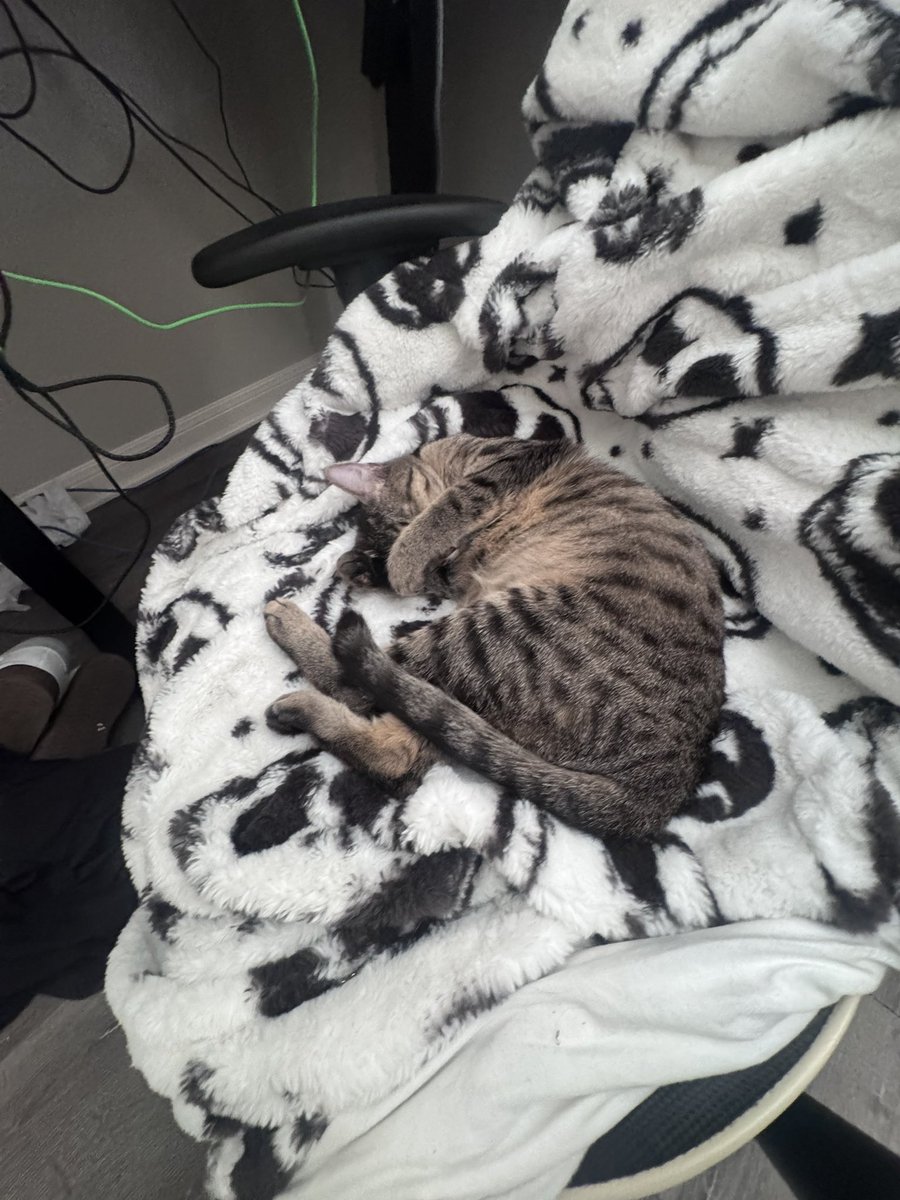 even when i’m not on the game 😭