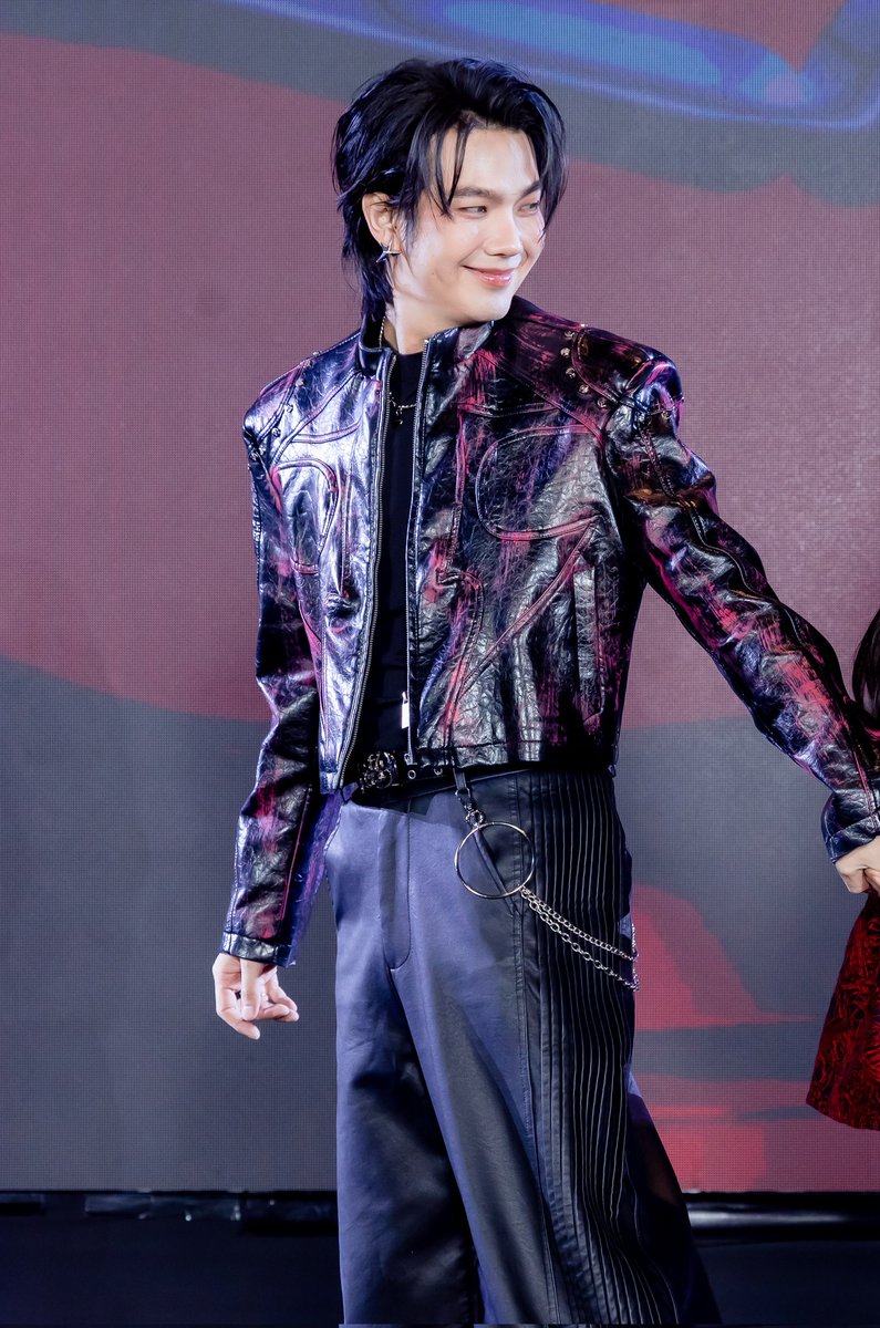 บอกรักบิว 28 วัน | Day 11

🌬•° เธอมีมนต์ใด ถึงมัดใจของพี่
             ยืนงงทันที ดังถูกผีเข้าสิงกาย
            •. *☆ ก็เพียงแค่เธอหันมา 
           เพียงตาสบตารู้ไหม 🫧
หัวใจก็คล้ายโดนสะกดให้มันหยุดเต้น ♡~

       " Your eyes stopped my heart 
                     for a