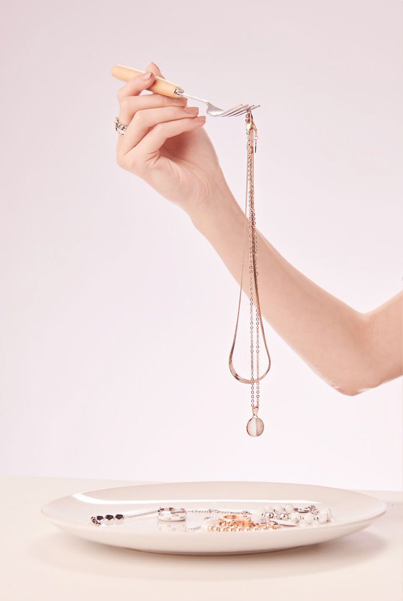 klasse14_japan's tweet photo. Jewelry…💎

#ordinarilyunique
#KLASSE14
#jewelry
#gift https://t.co/mcjRBUnDqb