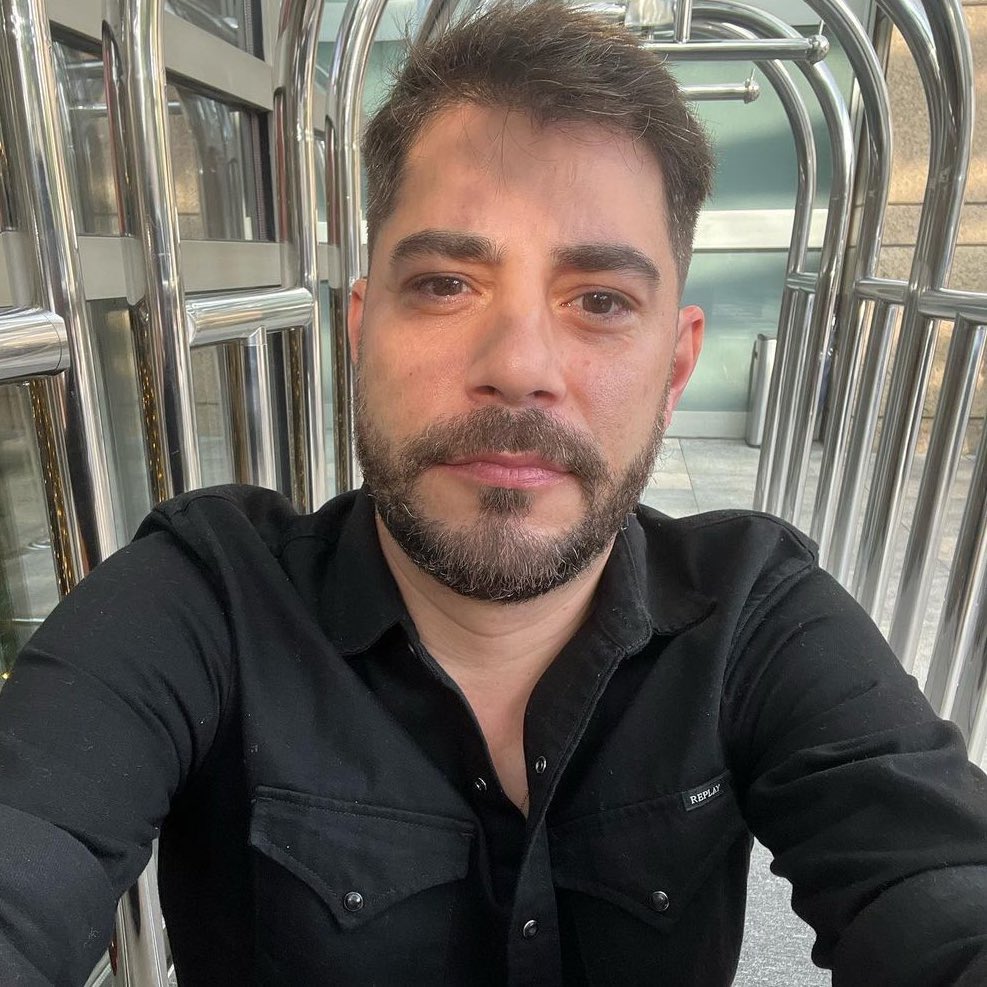 poponze's tweet image. Evaristo Costa será o apresentador de “Casa do Patrão”, novo reality da Record.