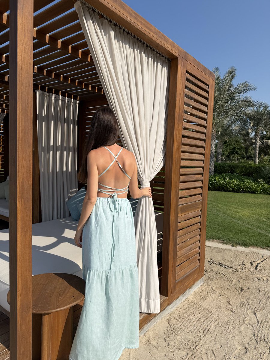 The Grace Linen Dress — made for moments like this. Crafted from Loro Piana linen, tailored by hand in Finland🤍 
Discover more: ladylaurette.com