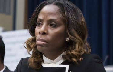 BethanyForTruth's tweet photo. 🚨JUST IN: Emails in the Epstein files reference Rep. Stacey Plaskett coordinating a meeting with Jeffrey Epstein, including directions to his island.

Why was a sitting member of Congress arranging meetings with a convicted sex offender?

The public deserves full transparency. https://t.co/guuniQXdxI