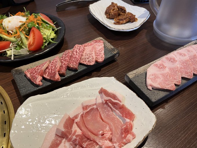 飛騨牛と白川郷産の豚😆✨ 