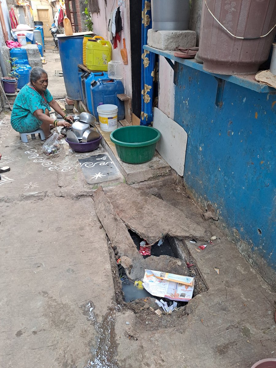 Navjawan_SS's tweet photo. There is an open &amp; broken gutter line in our area which is creating serious hygiene issues. Dirty water is stagnant and causing mosquito breeding along with a very foul smell.
Requesting @mybmcWardRN to urgently inspect and repair the drainage line.
@mybmc @Dev_Fadnavis
Thank you https://t.co/xlouOxLpRc