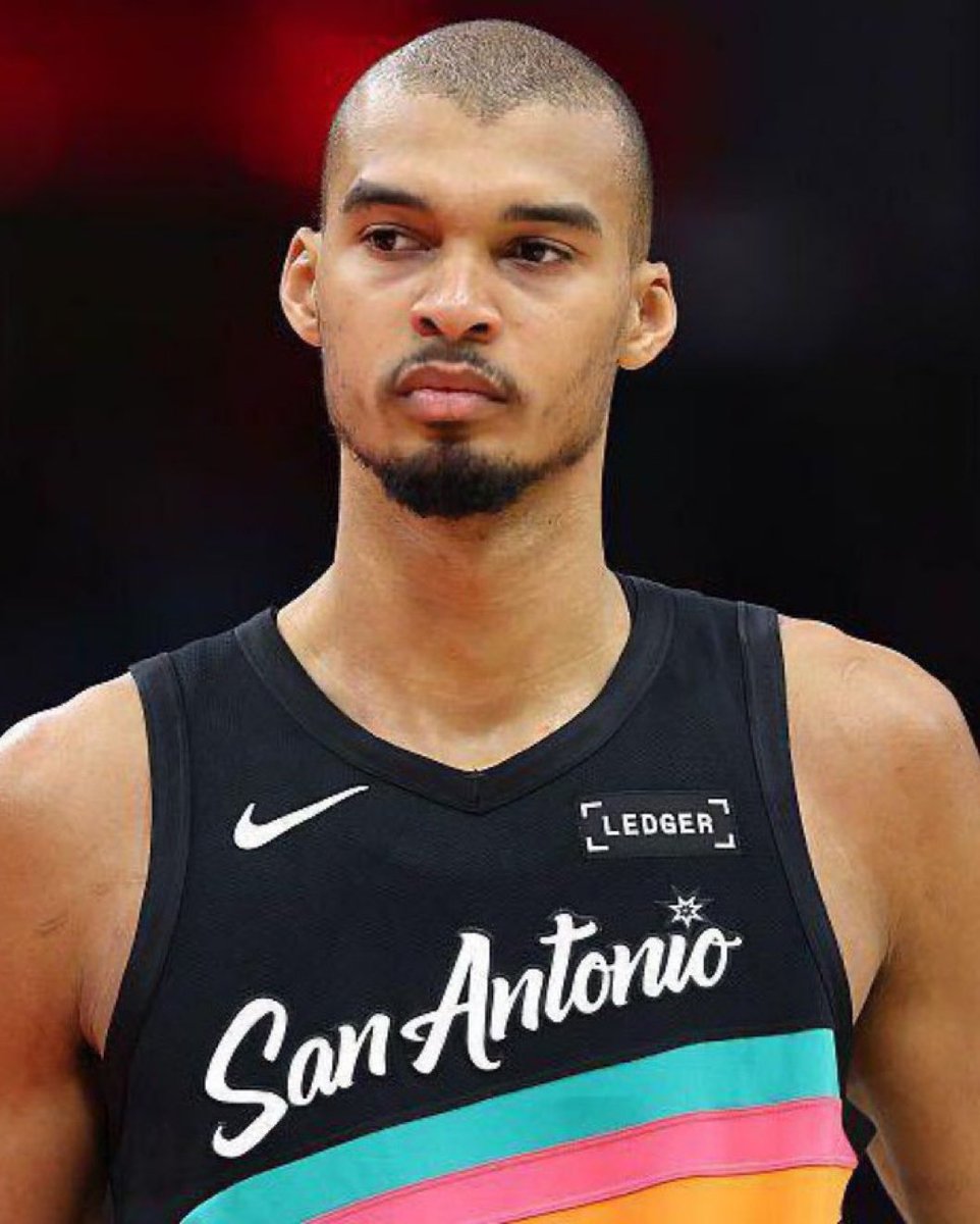 TheHoopCentral's tweet image. VICTOR WEMBANYAMA:

25 POINTS
8/9 FGM
3/4 3PM

8 MINUTES.