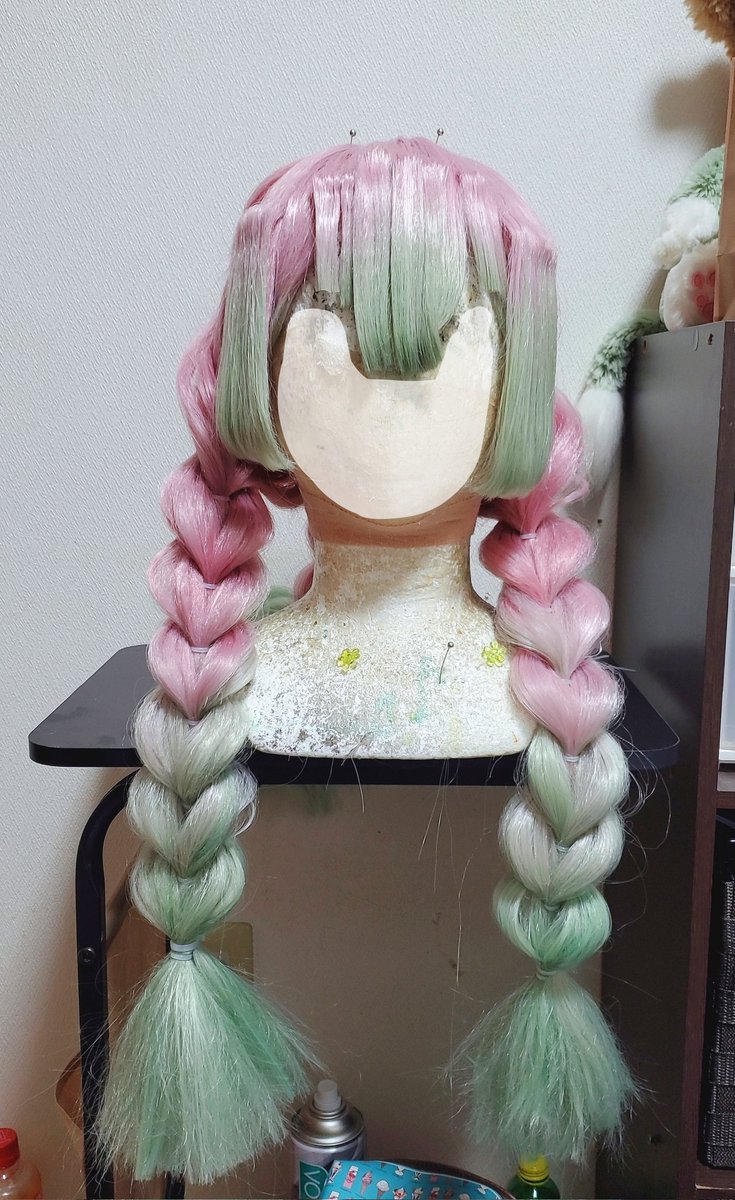 蜜璃ちゃんウィッグ引き取ってくれるかたいるかな……材料費＋2千円ぐらいで