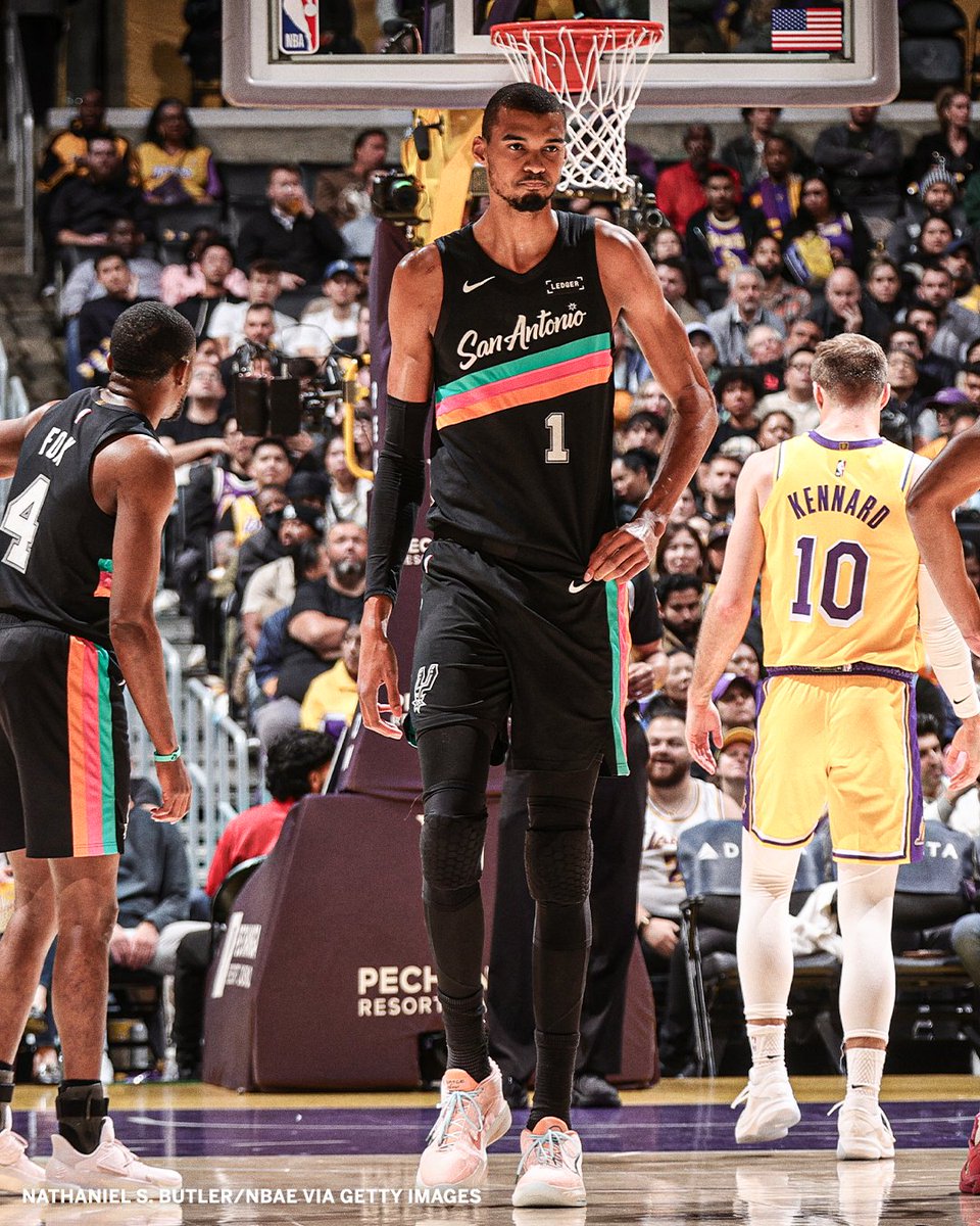 Victor Wembanayama scored 25 PTS in the first quarter, the most by a Spur in any quarter in the play-by-play era (since 1997-98) 😲