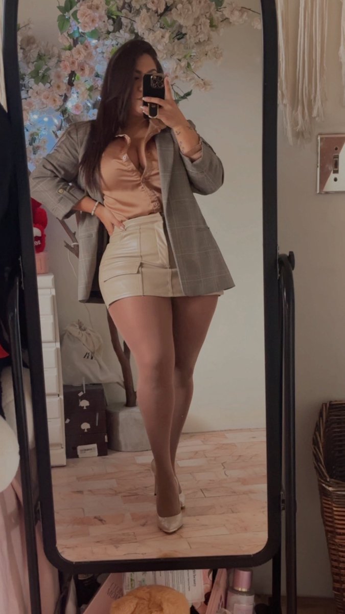 mara esquivel tweet media