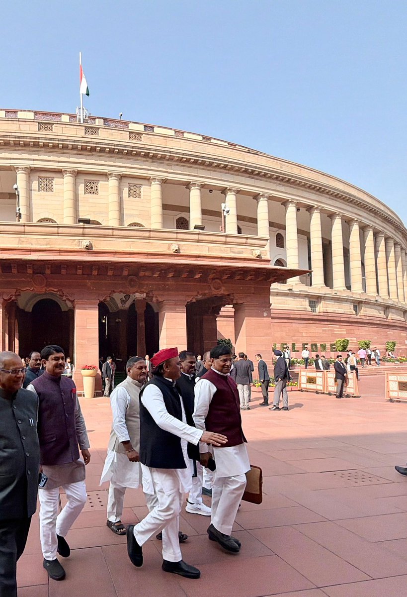 यूपी सरकार के विदाई बजट के साथ भाजपा की भी विदाई तय है।