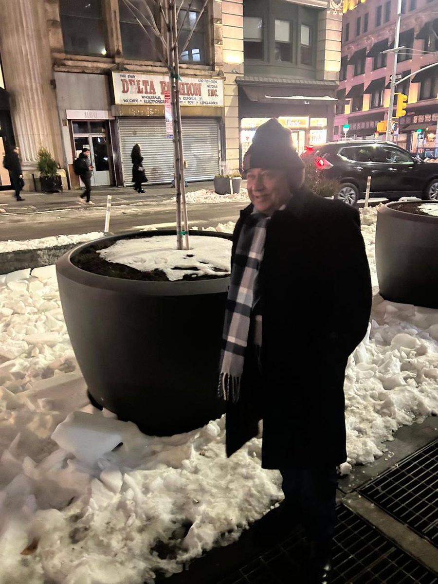 anupjalota's tweet photo. Taking a quiet stroll on the streets of New York, with snow all around.
Cold air, peaceful moments, and a city that never stops inspiring.
#NewYork, #SnowyStreets, #WinterWalk, #TravelMoments, #AnupJalota, #USAVisit, #CityStroll, #PeacefulMoments https://t.co/nf8Bes1F3M