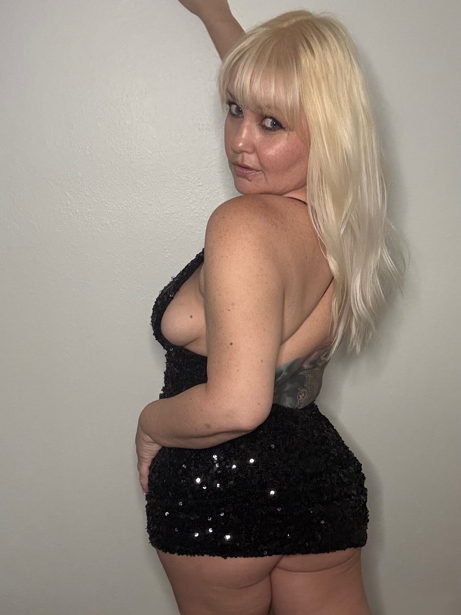 MonaLeesa tweet media