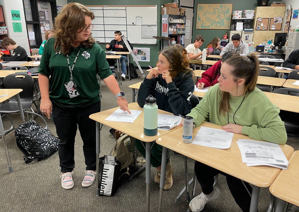 KPHSNTHS's tweet image. CTE Teacher Spotlight: Mrs. Tanya Johnston- Forensic Science 
Bringing science, medicine, and investigation together to give students real-world, career-ready skills every day. #CTEMonth #HumbleCTE #WeAreKPark @HumbleISD_KPHS @HumbleISD_CTE @MrsJohnstonKPHS