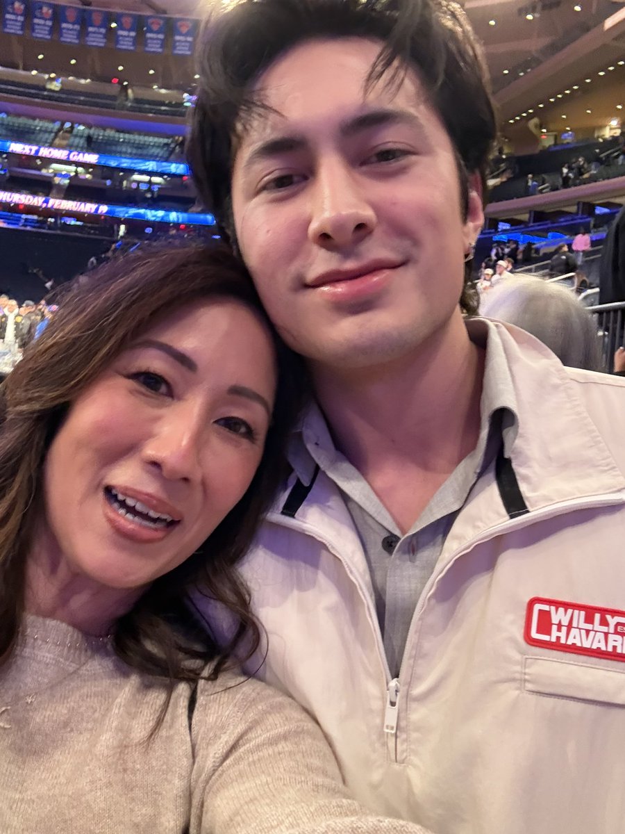 IM SORRY I JUST CANT COMPREHEND THIS ALEXA PLAY THAT SHOULD BE ME