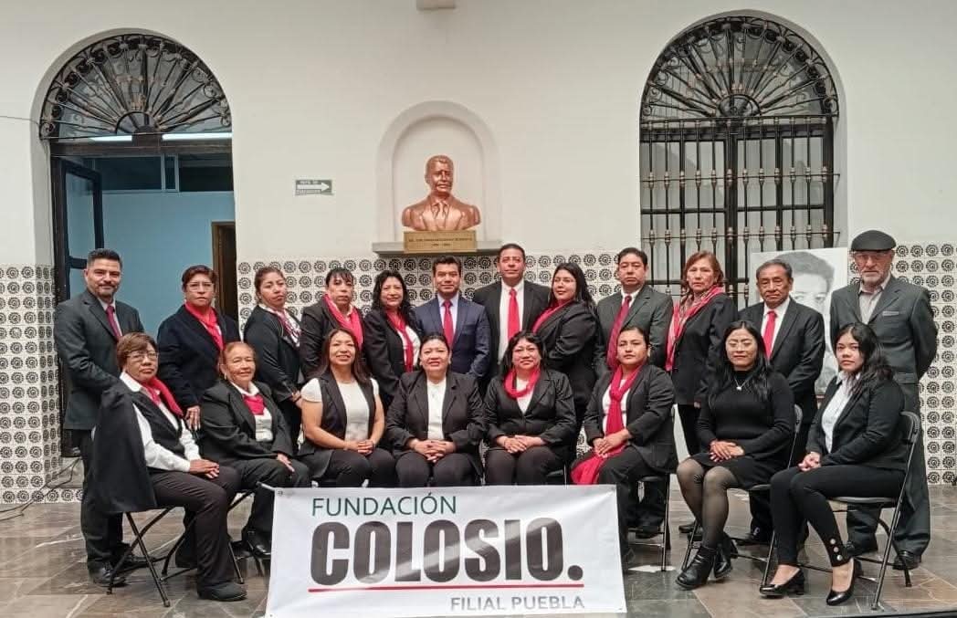 colosiofilpue's tweet photo. Hoy conmemoramos el 76º Aniversario del Natalicio de Luis Donaldo Colosio Murrieta.

Su pensamiento, su visión de justicia social y su amor por México permanecen vigentes y necesarios.

La Fundación Colosio Filial Puebla honra su legado y su memoria.

#ColosioVive https://t.co/sc1PJks5a7