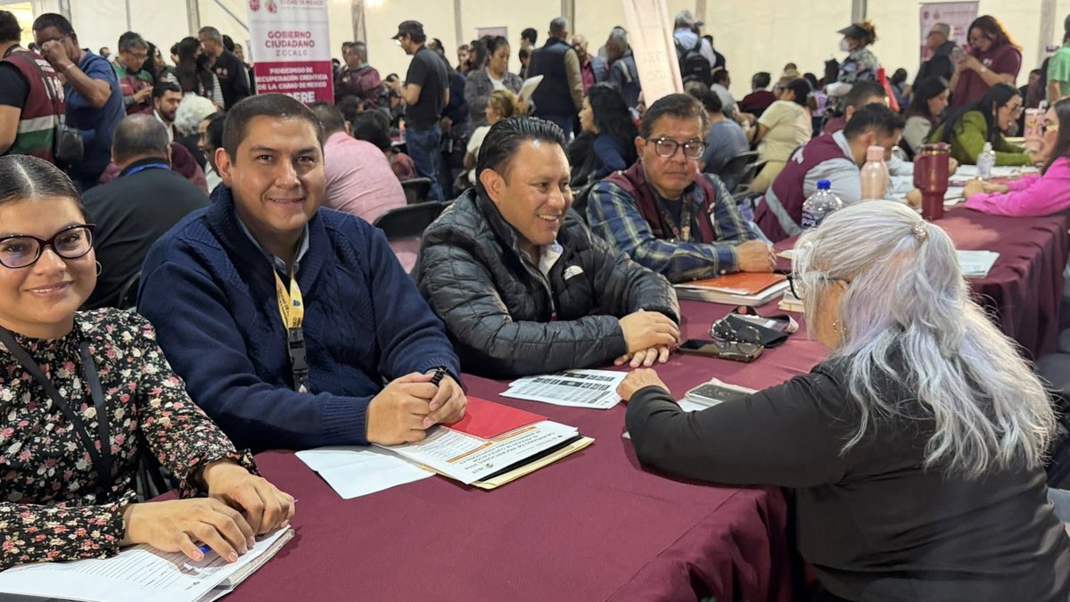 OmarPiH's tweet photo. Celebro que en la #CapitalDeLaTransformación todas las autoridades en materia de vivienda coadyuvemos de manera coordinada, sumando esfuerzos en favor del bienestar y la tranquilidad de las familias que viven en las #UnidadesHabitacionales 🏠✨

@Vivienda_CDMX 
@SEGIAGUA 
@Comision_CDMX 
@ProsocCDMX