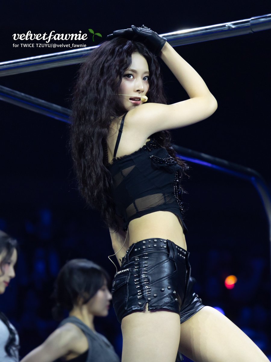 velvet_fawnie's tweet photo. 260201 in Dallas D2 HQ

DIVE IN

#TZUYU #쯔위 #ツウィ #周子瑜
#THISISFOR_Dallas #Dallas #THISISFOR_WORLD_TOUR_In_Dallas #TWICE #트와이스 https://t.co/qSHx9aMSxF