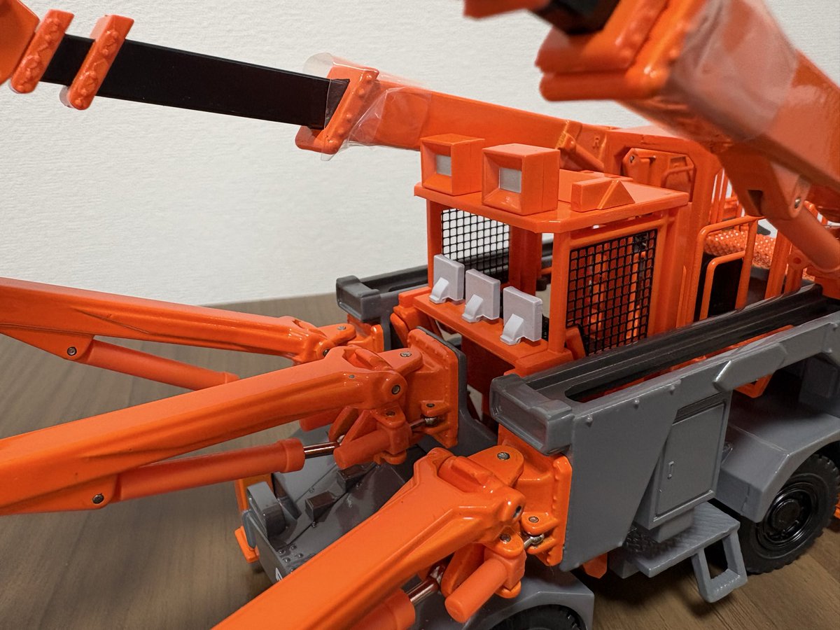 ドリルジャンボの模型を #古河ロックドリル 様にいただきました