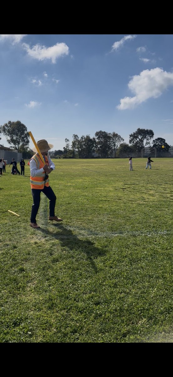 MrLewisSD's tweet photo. Leadership doesn’t always live behind a desk.
You’ll find it at recess and lunch with kids!  Always learning, growing, and looking for ways to serve at a broader level.
#sdusd @sdschools 
#EducationalLeadership
#BuildingRelationships
#PresenceMatters
#ActiveLeadership https://t.co/eb9H4ofdU0