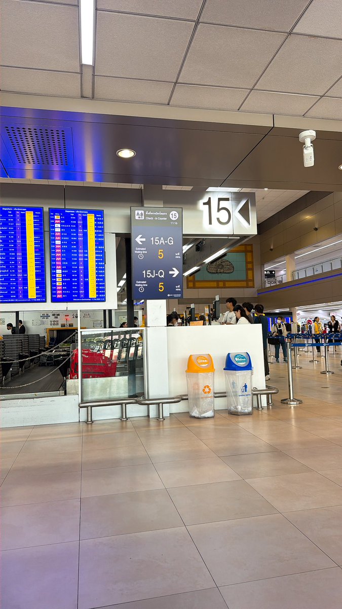 出発1時間間違えてた、、、

3時間も前についてしまった😂😂😂
(逆の間違えじゃなくてよかったー笑)