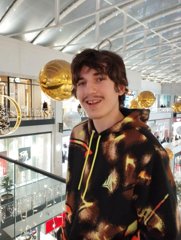 Zamolila bih vas kao majka,ako možete da podelite objavu za lečenje mog sina Miloša.   
174 na 2407 za Miloša