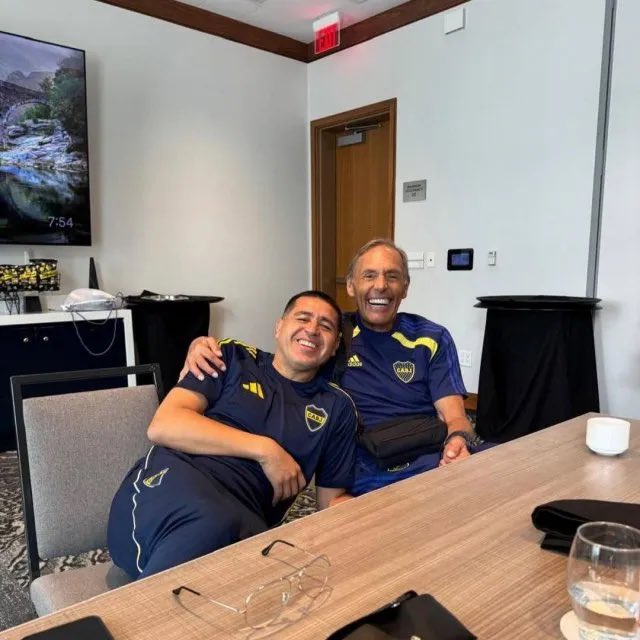 Lore 💙💛 tweet media
