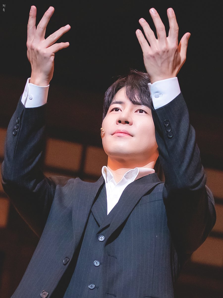 260210 팬레터 커튼콜 #이규형 

편지의 주인을 나는 사랑하지 않을 수 없다