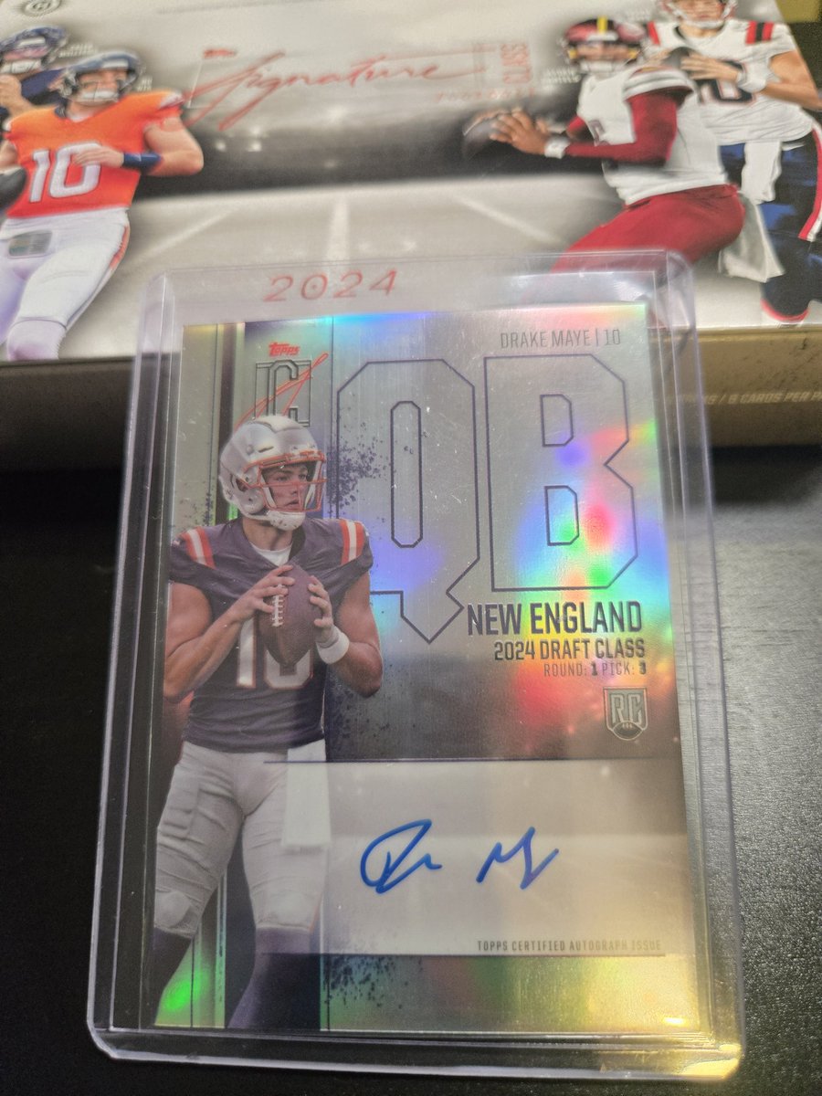 RespectedMoney's tweet photo. What an ending to the NFL Fantasy year for  #RespectedMoney💵 FAM😤

So honored to be able to rip this Drake Maye Rookie Auto🔥 for those RM &amp; @ThaLoungeSports FAM who help me save lives! #animalrescue

@tommyob95 &amp; @Larrylocks8 you're my brothers😤 https://t.co/tEWVmjCDKp