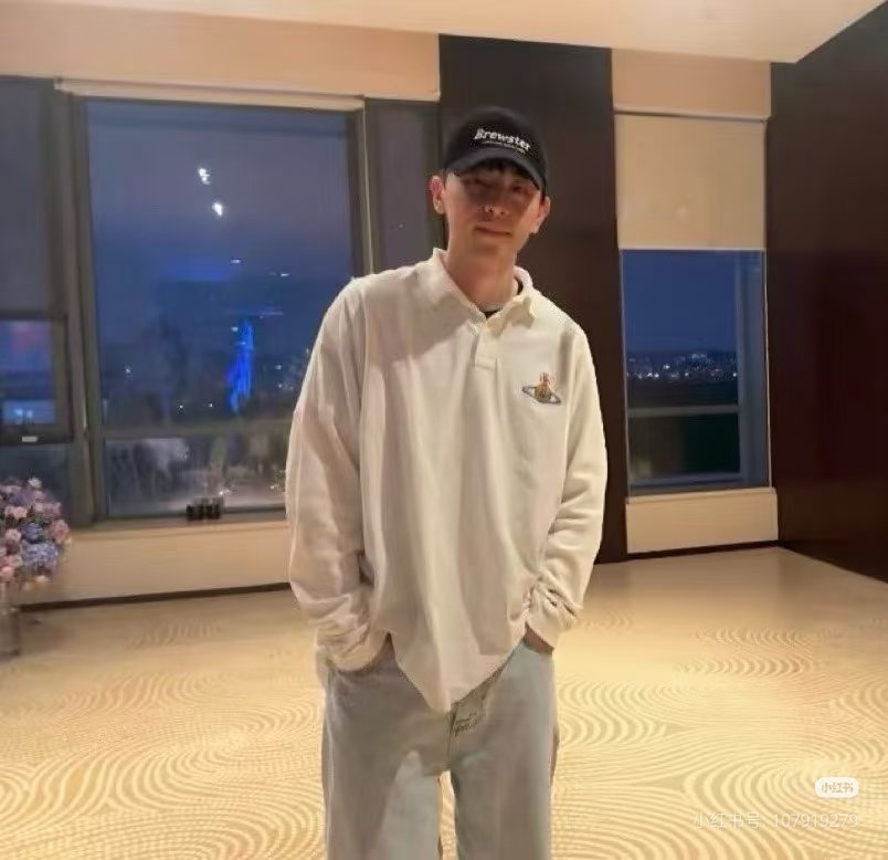 Dễ thương muốn xỉu vì em bé chibi này luôn á 😍💚

Cr. 画画的北北yo
#DengLun #邓伦 #鄧倫 #AllenDeng #ĐặngLuân #ĐăngTâmNhỏ